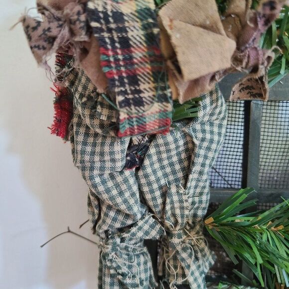 Vintage Primitive Folk Art Handcrafted Wood and Fabric "Welcome Friends" Snowman - Picture 5 of 16